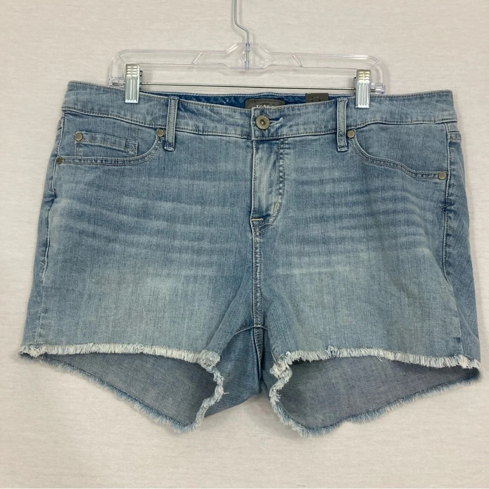 New Torrid Frayed Hem‎ Casual Denim Shorts size 18
